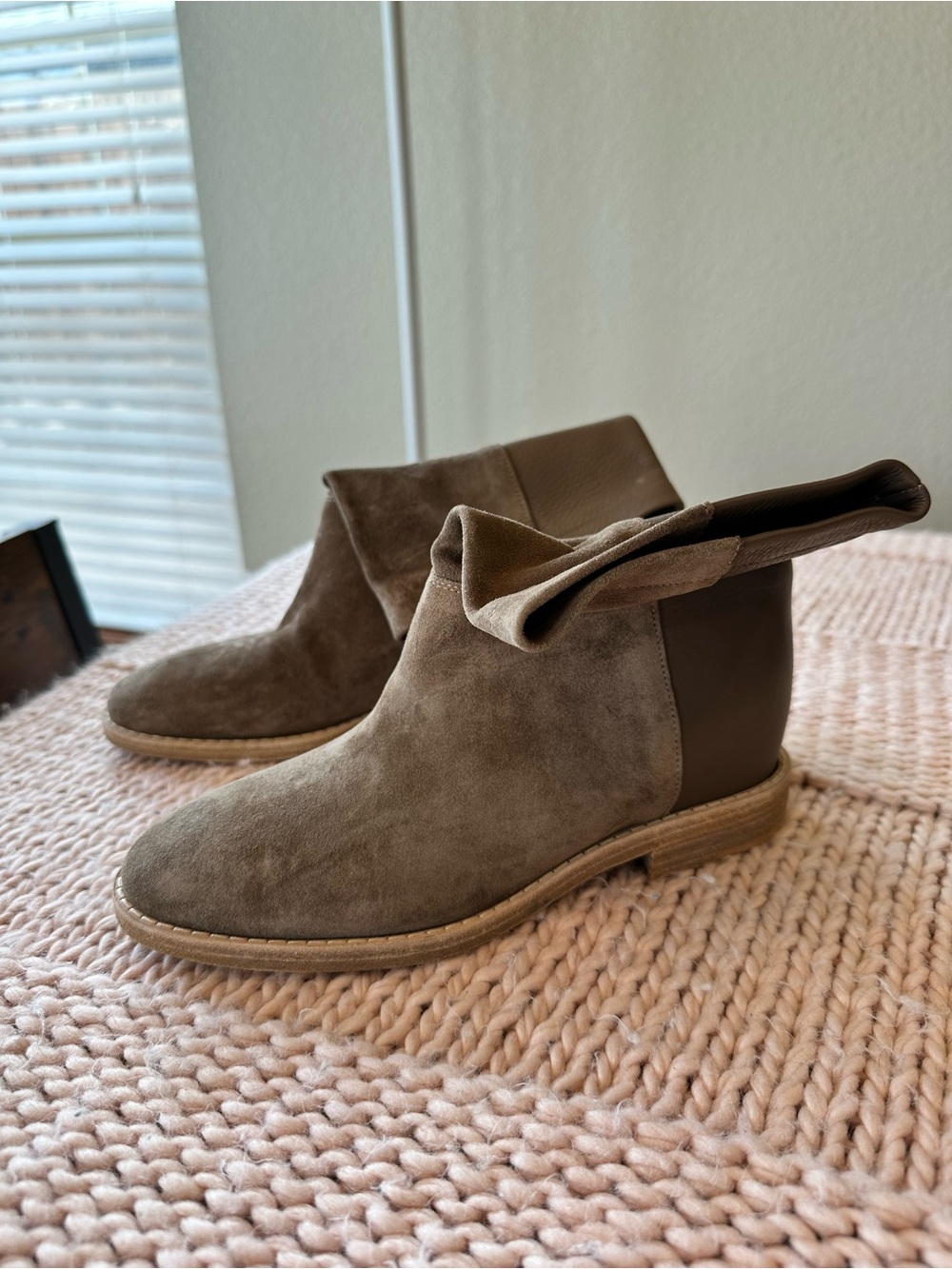 Vince Grayson suede & leather bootie taupe color size EU 35.5/ US 5.5 NWOT